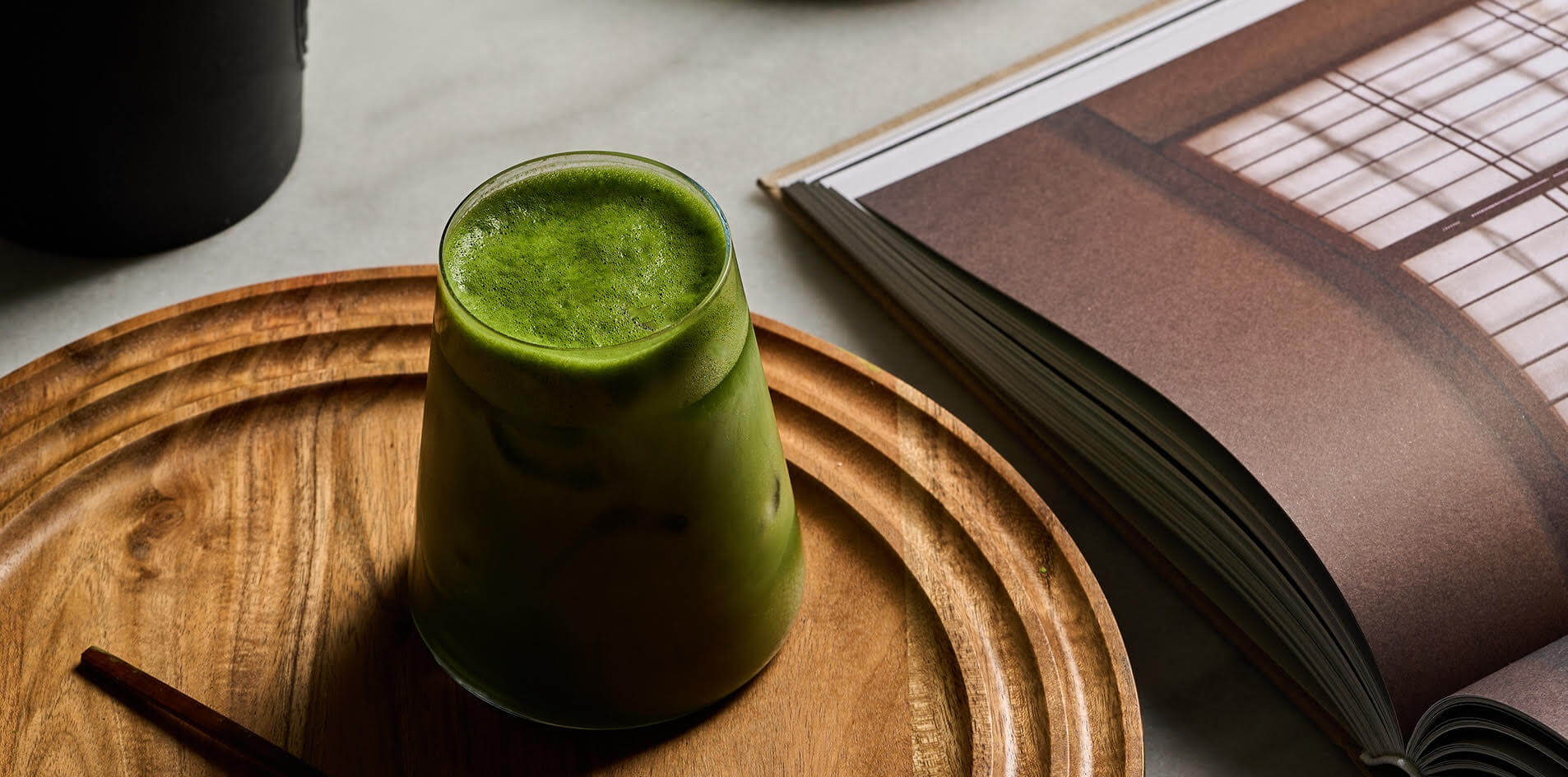 Vivid green matcha powder — macro photograph